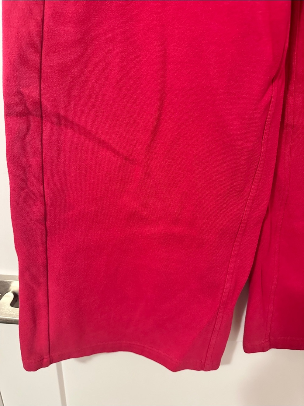 Lululemon Scuba Mid-Rise Wide-Leg Pant in
Passionate Pink Size Large - Picture 4 of 10